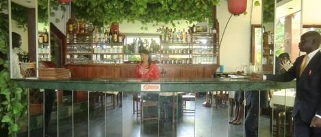 Bar (en el alojamiento)