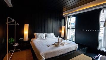 Ropa de cama de alta calidad y minibar con artículos gratuitos