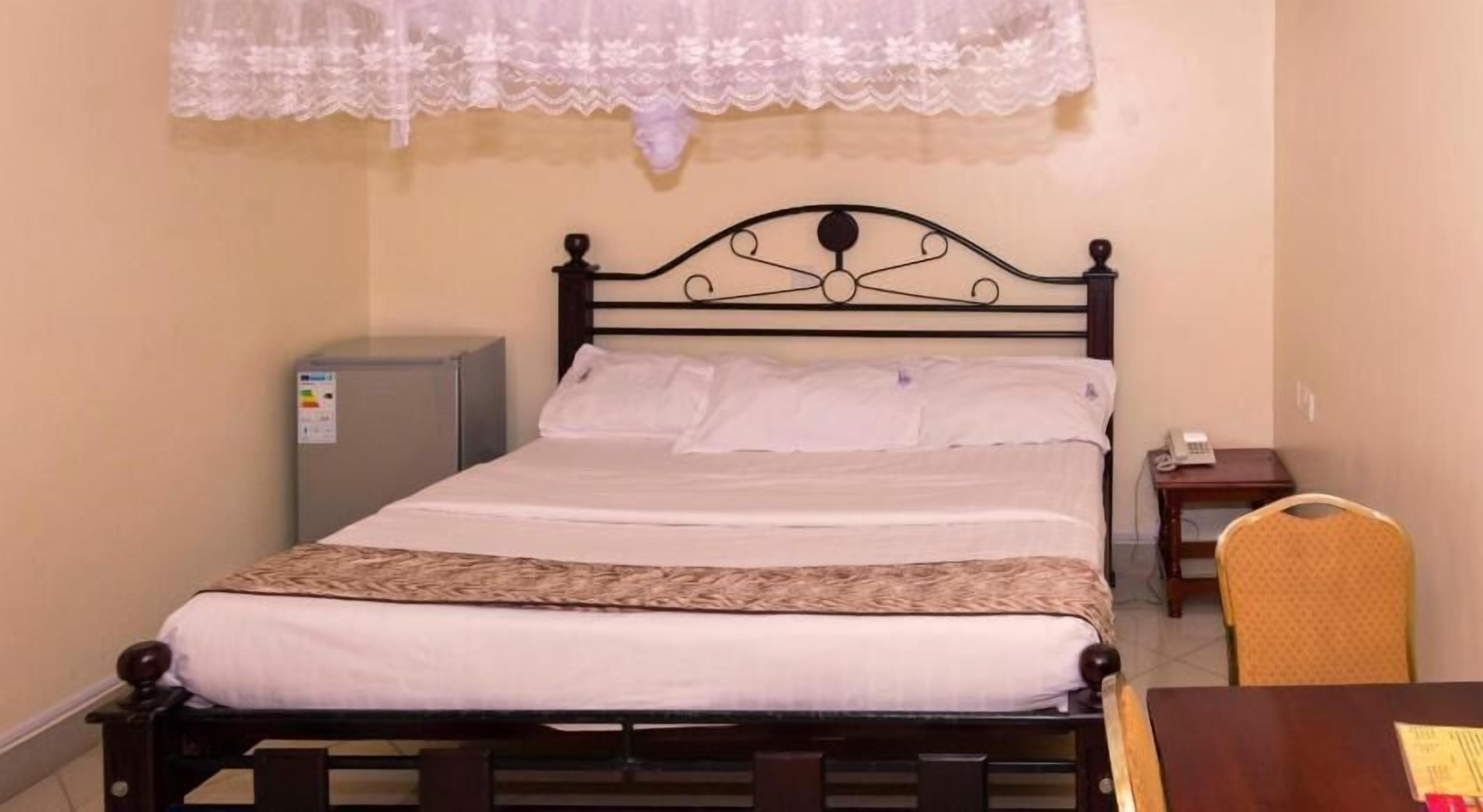 Bureau, chambres insonorisées, Wi-Fi gratuit, draps fournis