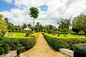 Property grounds - Kalya Courts Hotel (Fort Portal)