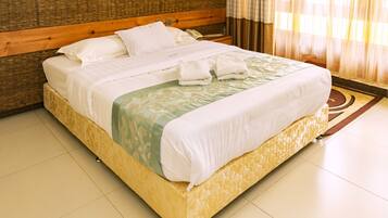 In-room safe, desk, free WiFi, bed sheets