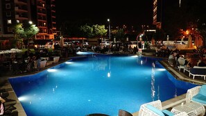 Kolam renang outdoor