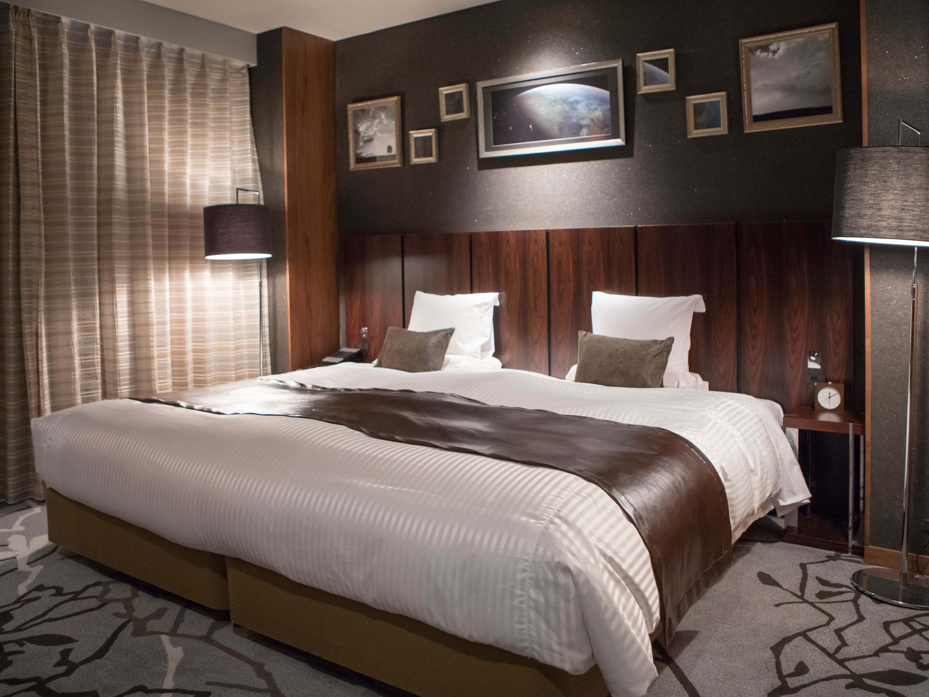 premier suite, non smoking | in-room safe, desk, blackout curtains, soundproofing
