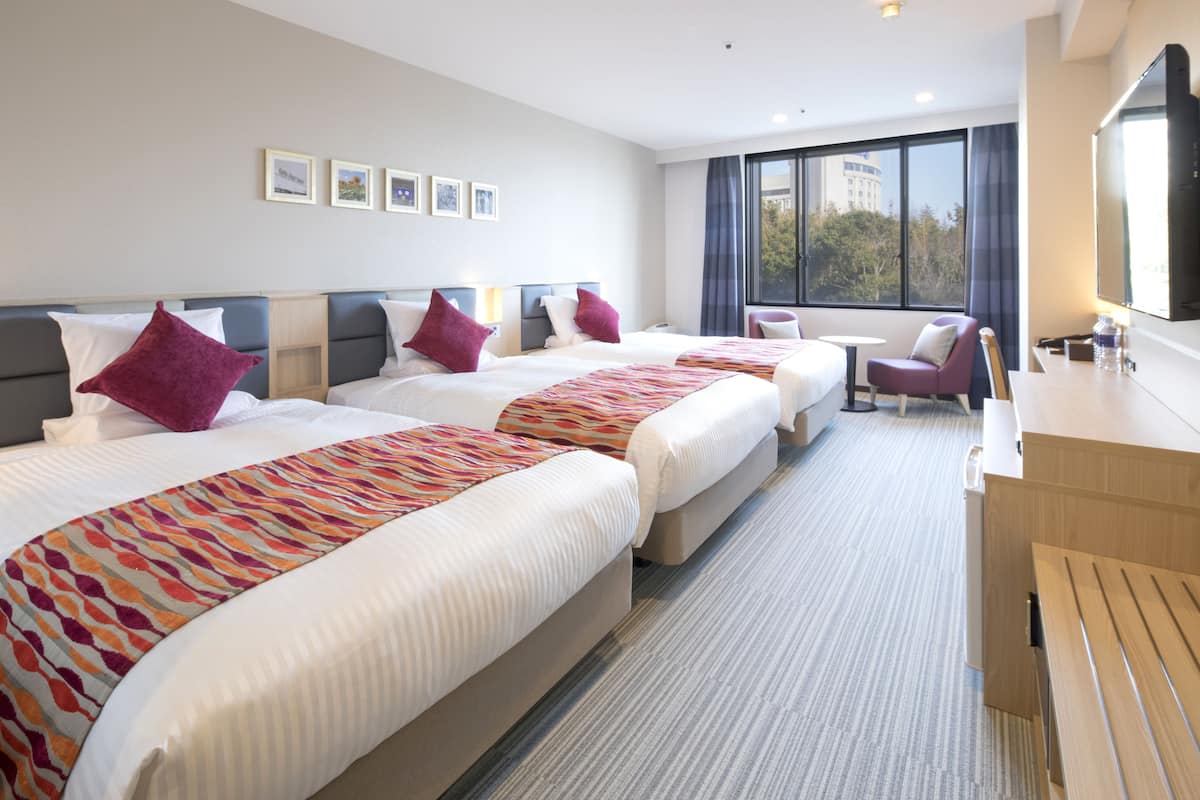 Superior Triple Room, Non Smoking | In-room safe, desk, blackout curtains, soundproofing
