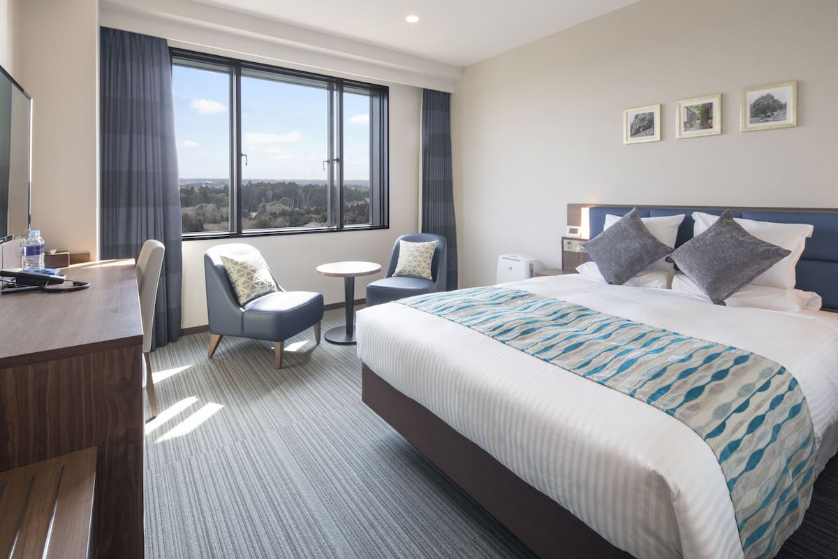 In-room safe, desk, blackout curtains, soundproofing