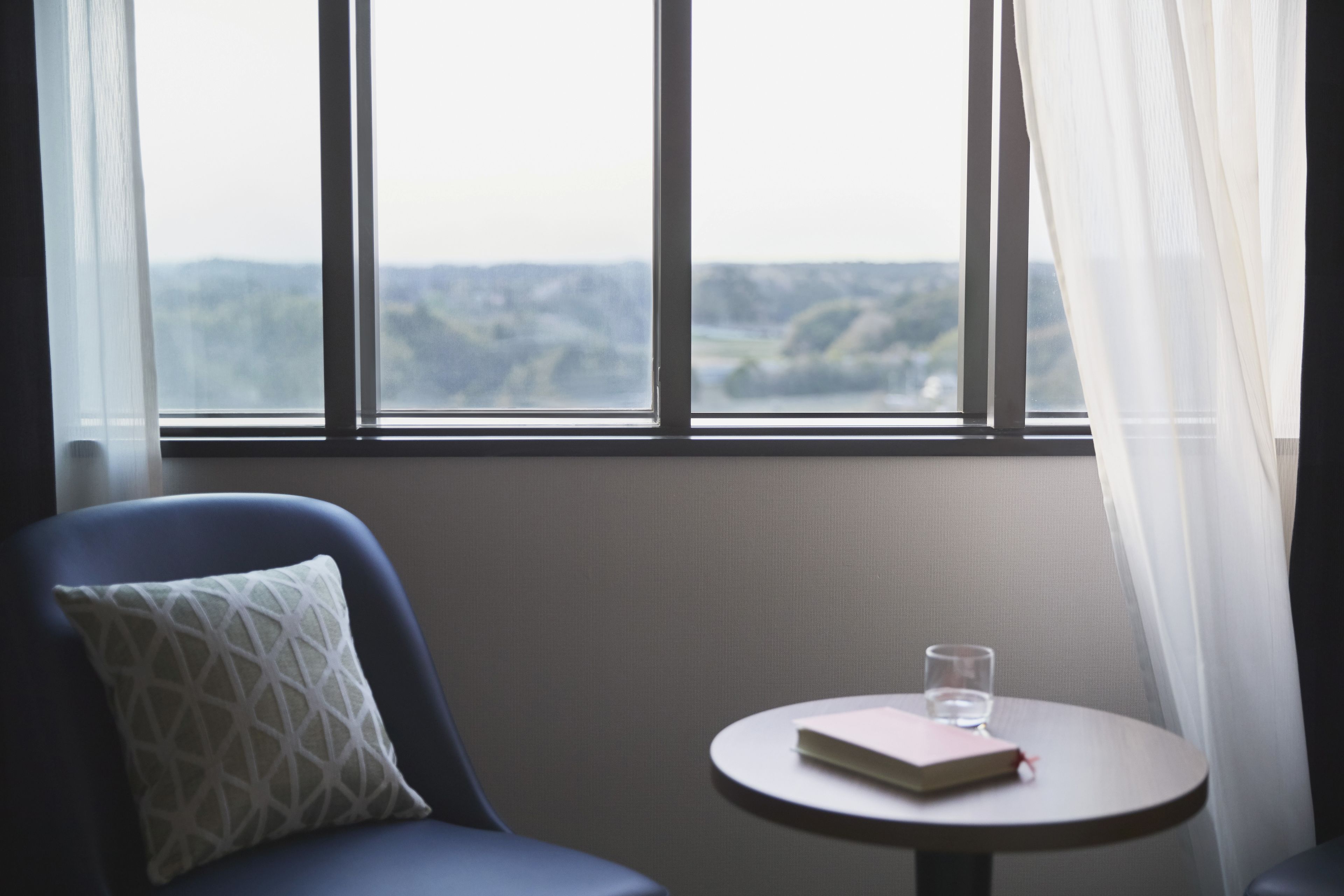 superior queen room, non smoking | in-room safe, desk, blackout curtains, soundproofing