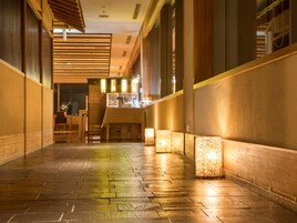 3 か所のレストラン、朝食、ランチ、ディナーに営業 (日本料理 / 和食)