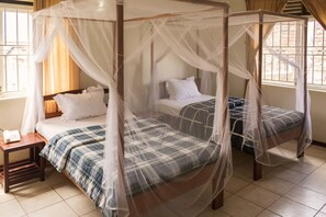 Caja de seguridad en la habitación, escritorio y wifi gratis