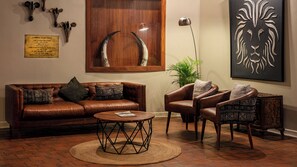 Interior detail - Sambiya River Lodge (Karuma)