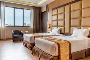 Deluxe Double or Twin Room | Minibar, in-room safe, desk, free WiFi