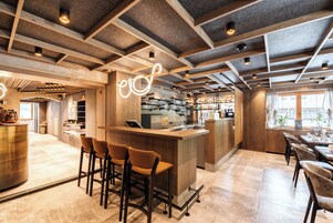 Se sirven desayunos y cenas, cocina local e internacional