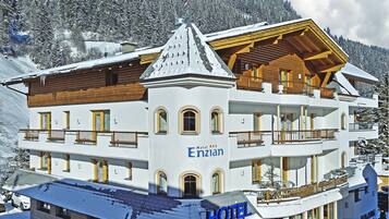 Fachada de la propiedad