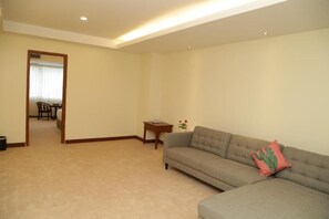 LCD TV - Pacific Hotel (Yangon)