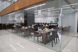 Breakfast, lunch, dinner served; local and international cuisine - Pacific Hotel (Yangon)