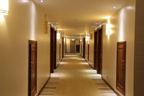 Hallway - Pacific Hotel (Yangon)