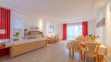 Daily buffet breakfast (EUR 7 per person)