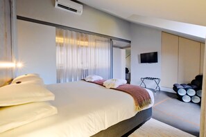 Superior Penthouse, 2 Bedrooms - Chiado Arty flats (Lisbon)