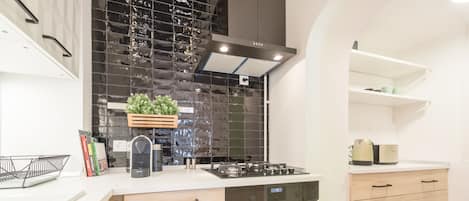 Apartment | Eigene Küche | Kühlschrank, Mikrowelle, Ofen, Herdplatte