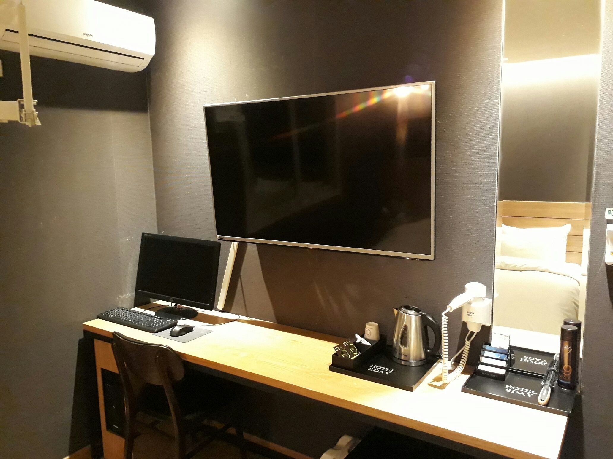 standard room | blackout curtains, free wifi, bed sheets