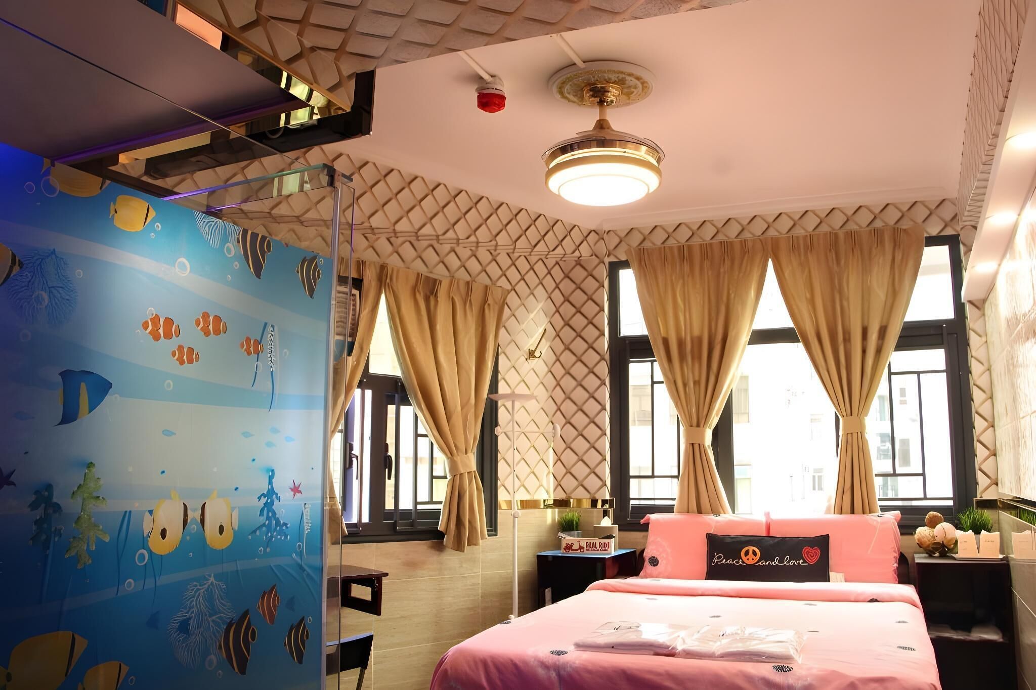 客房内保险箱、隔音、熨斗/熨板、免费 WiFi