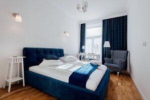 公寓, 2 间卧室 (4/8, Fivestars Topolowa 4 Street) | 1 多间卧室、高档床上用品、办公桌、熨斗/熨衣板