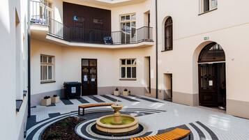 Departamento empresarial, 1 habitación (8/16) | Vista frontal de la propiedad