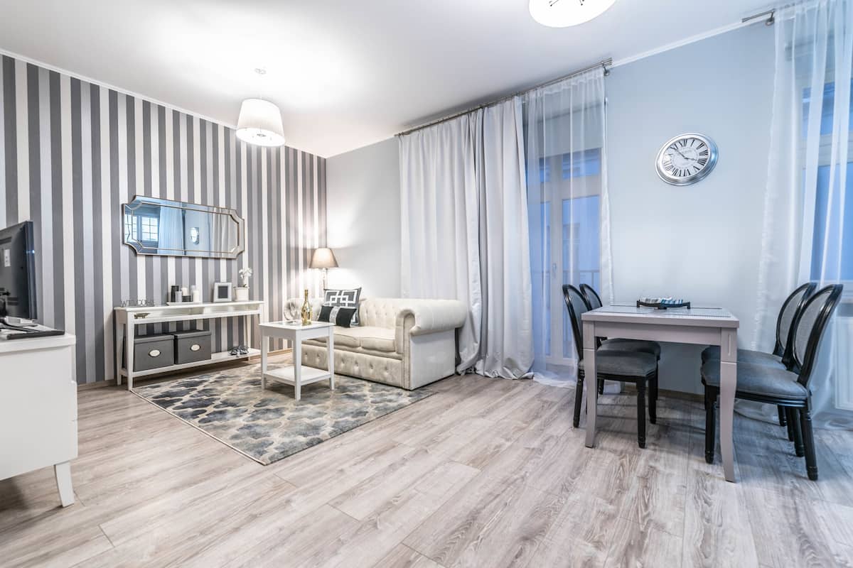 Apartment, 1 Bedroom (8/31, Topolowa 8/32 Street) | Living area | Flat-screen TV