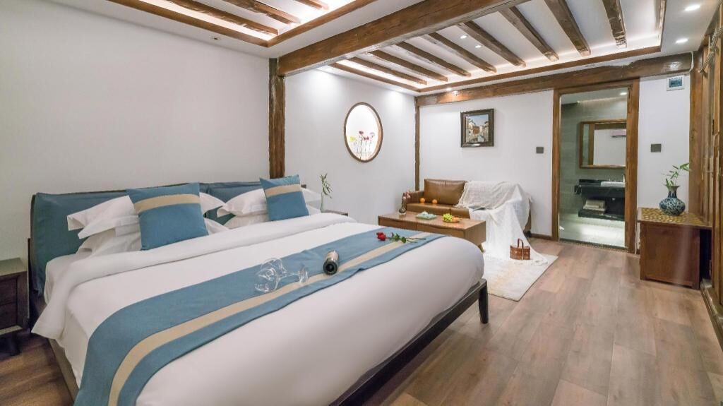 Minibar, in-room safe, desk, blackout drapes