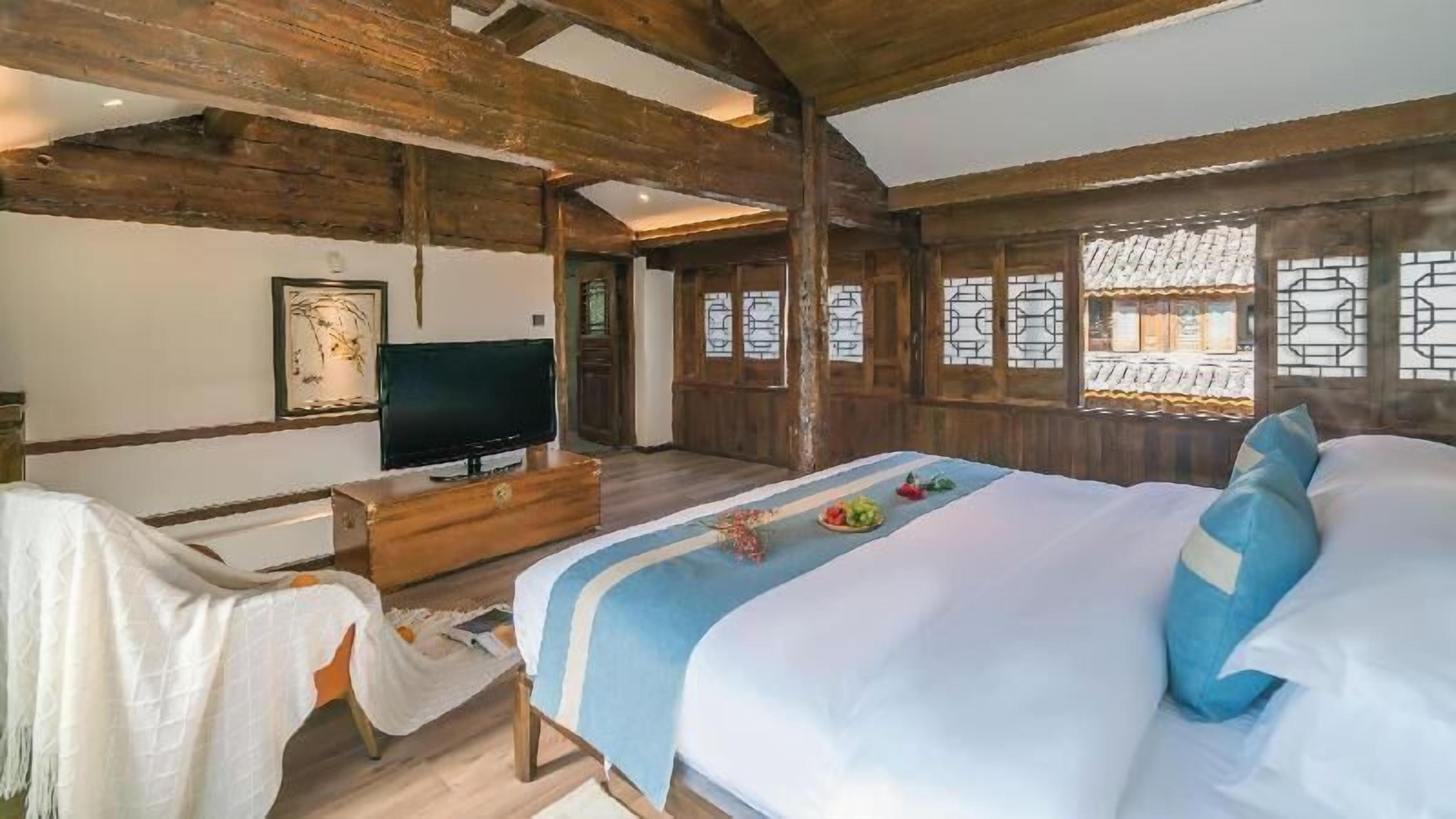 Minibar, in-room safe, desk, blackout drapes