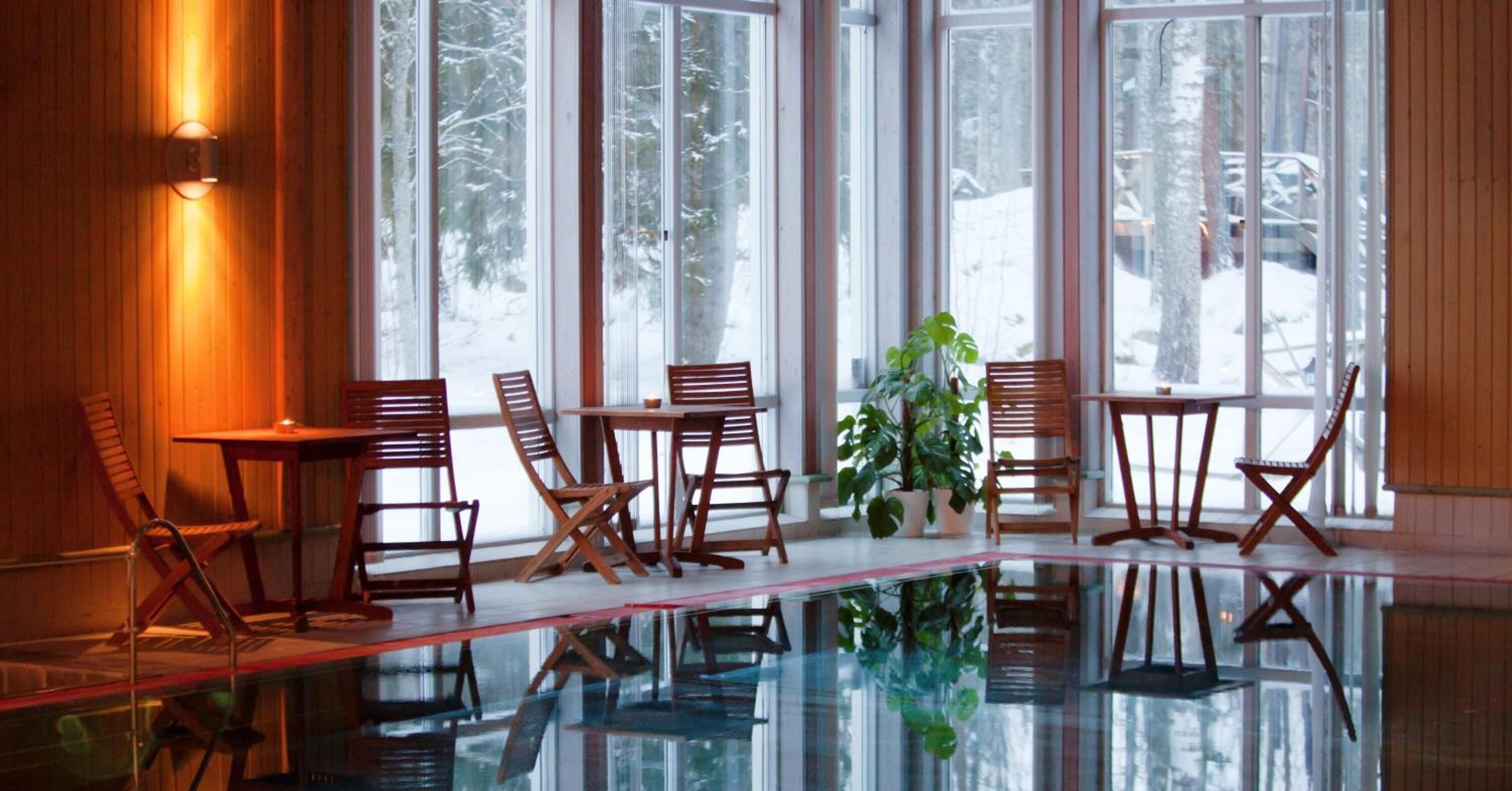 lunch and dinner served, local cuisine