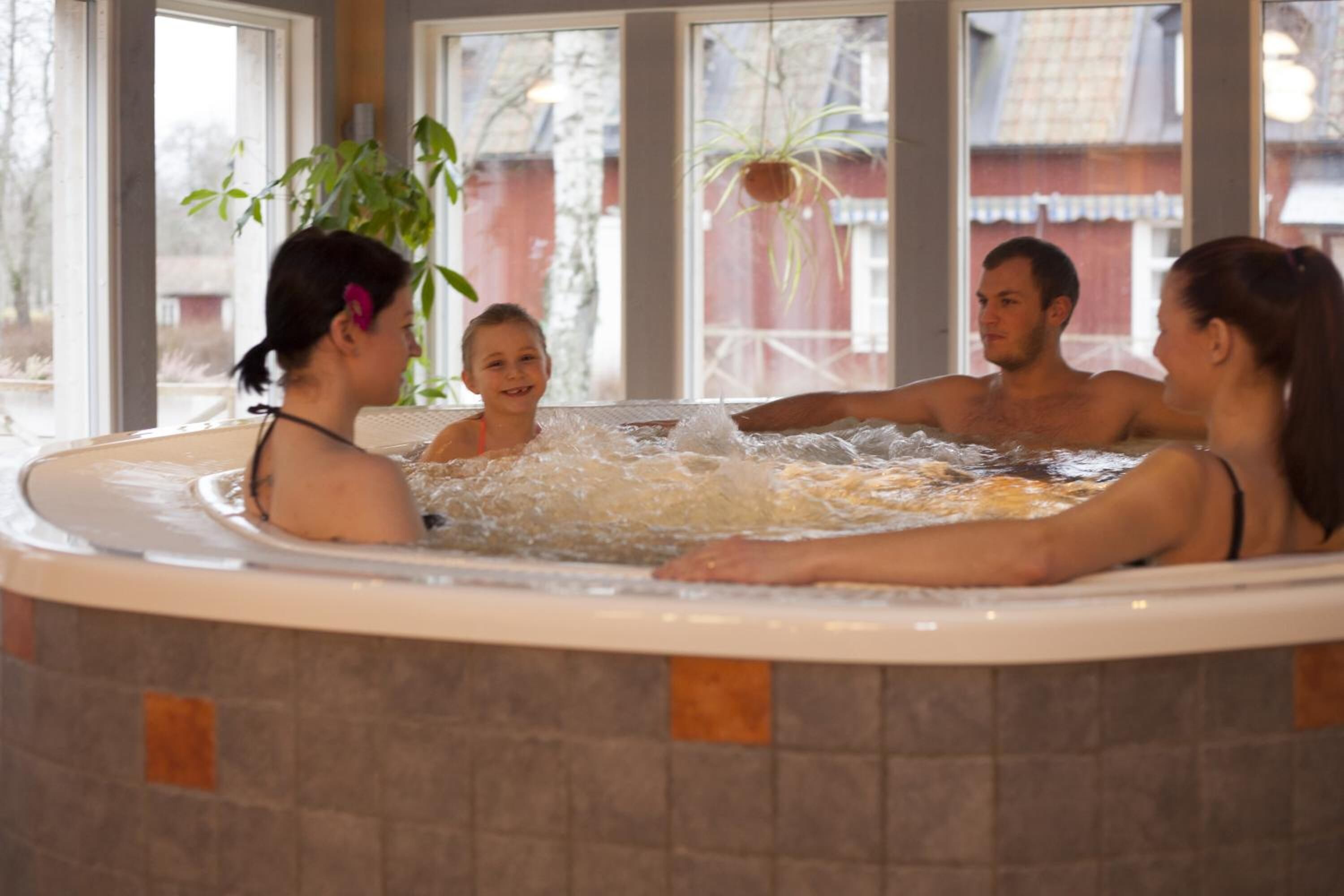 couples treatment room(s), sauna, hot tub, steam room, body wraps