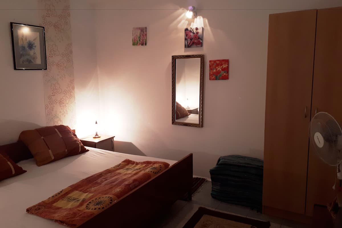 1 bedroom, desk, free WiFi, bed sheets