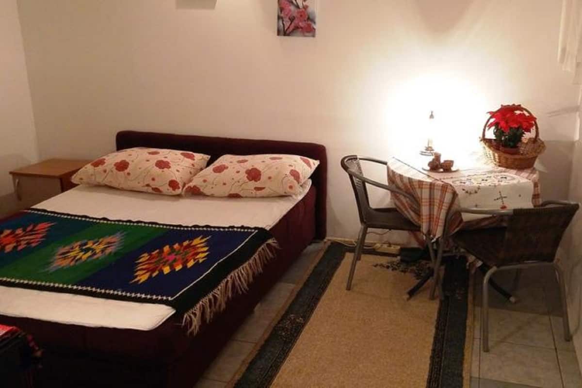 Apartment, 4 Bedrooms, 2 Bathrooms (2 Kitchen) | 1 bedroom, desk, free WiFi, bed sheets