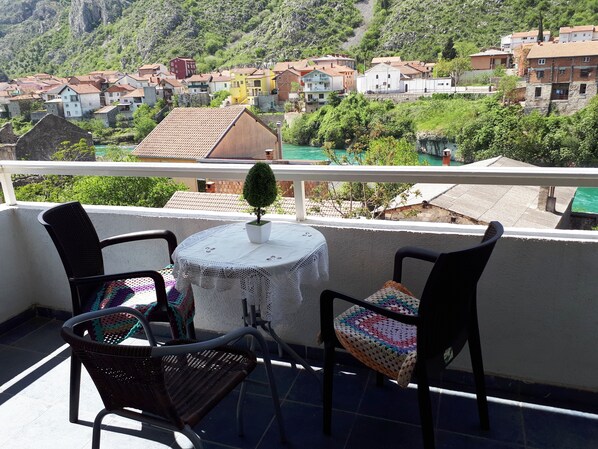 Apartment, 3 Bedrooms, River View (Two Balconies) | Terrace/patio