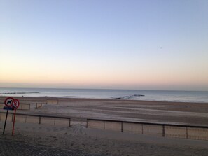Beach nearby - Lotus House Luxury Rental (Knokke-Heist)