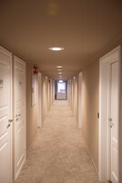 Basic Double Room, Shared Bathroom | Living area