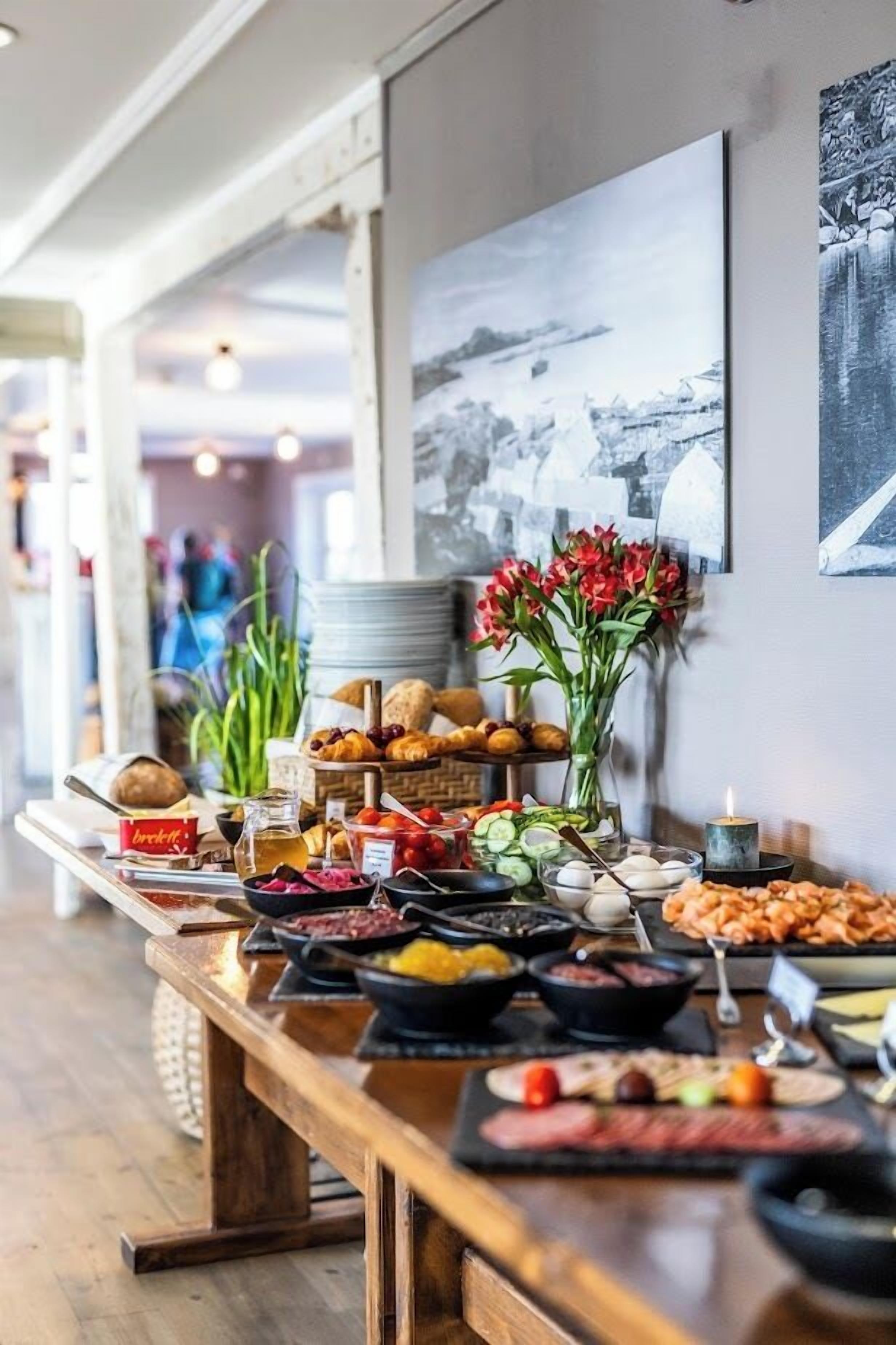 Desayuno estilo bufé