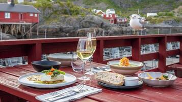 Lunch and dinner served, local and international cuisine