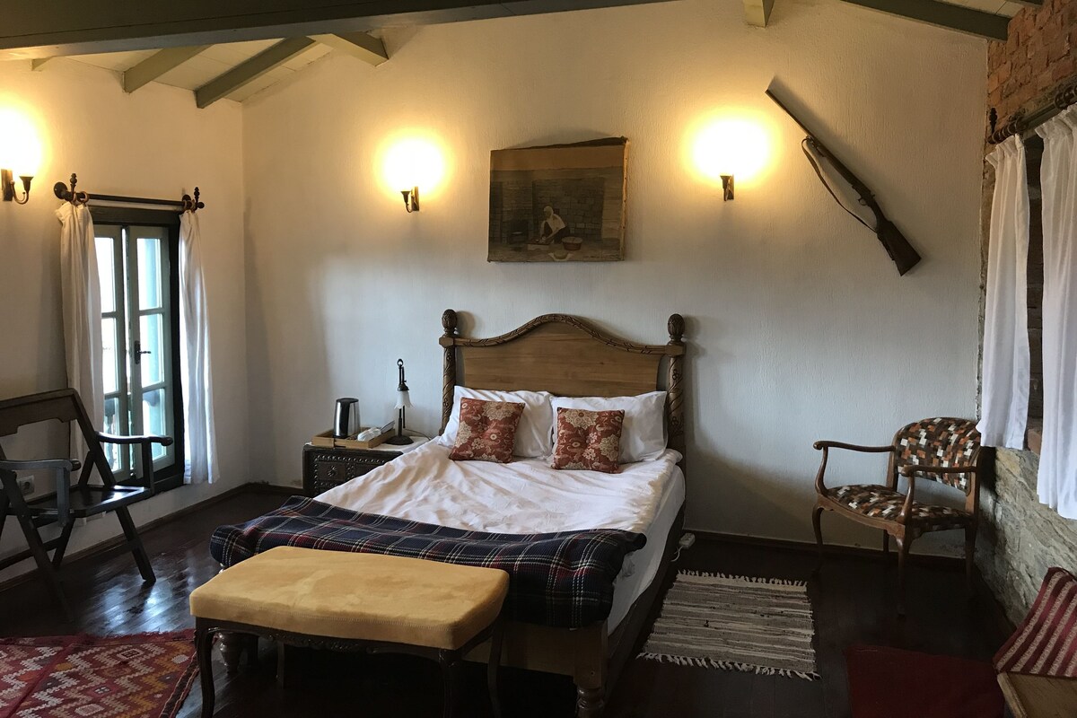 Traditional House, 1 Bedroom | Desk, iron/ironing board, free WiFi, bed sheets
