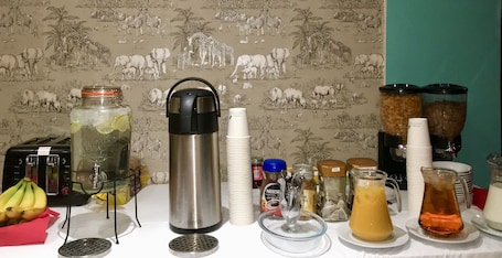 Desayuno inglés diario (GBP 10 por persona)