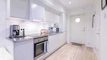 Double Room, Terrace | Blackout drapes, iron/ironing board, travel crib, free WiFi