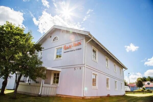 Front of property - Easy Livin Apartment Hotel by Stubor (Växjö)