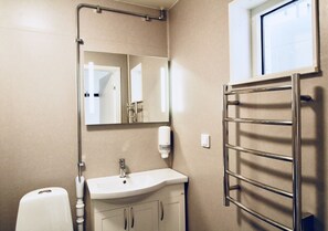 Shower, towels