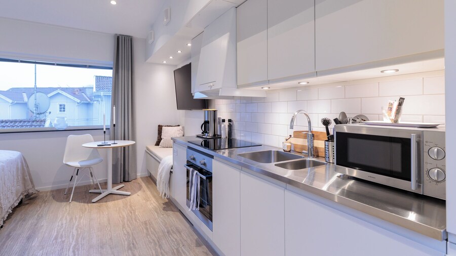 Easy Livin Apartment Hotel by Stubor