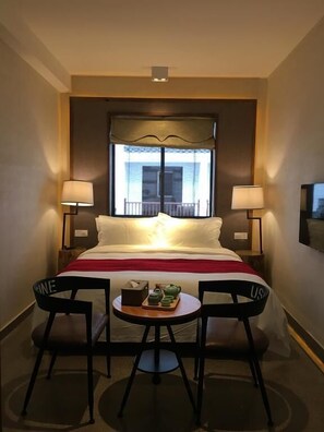 Chambre Double Standard, vue jardin | Literie de qualité supérieure, décoration personnalisée