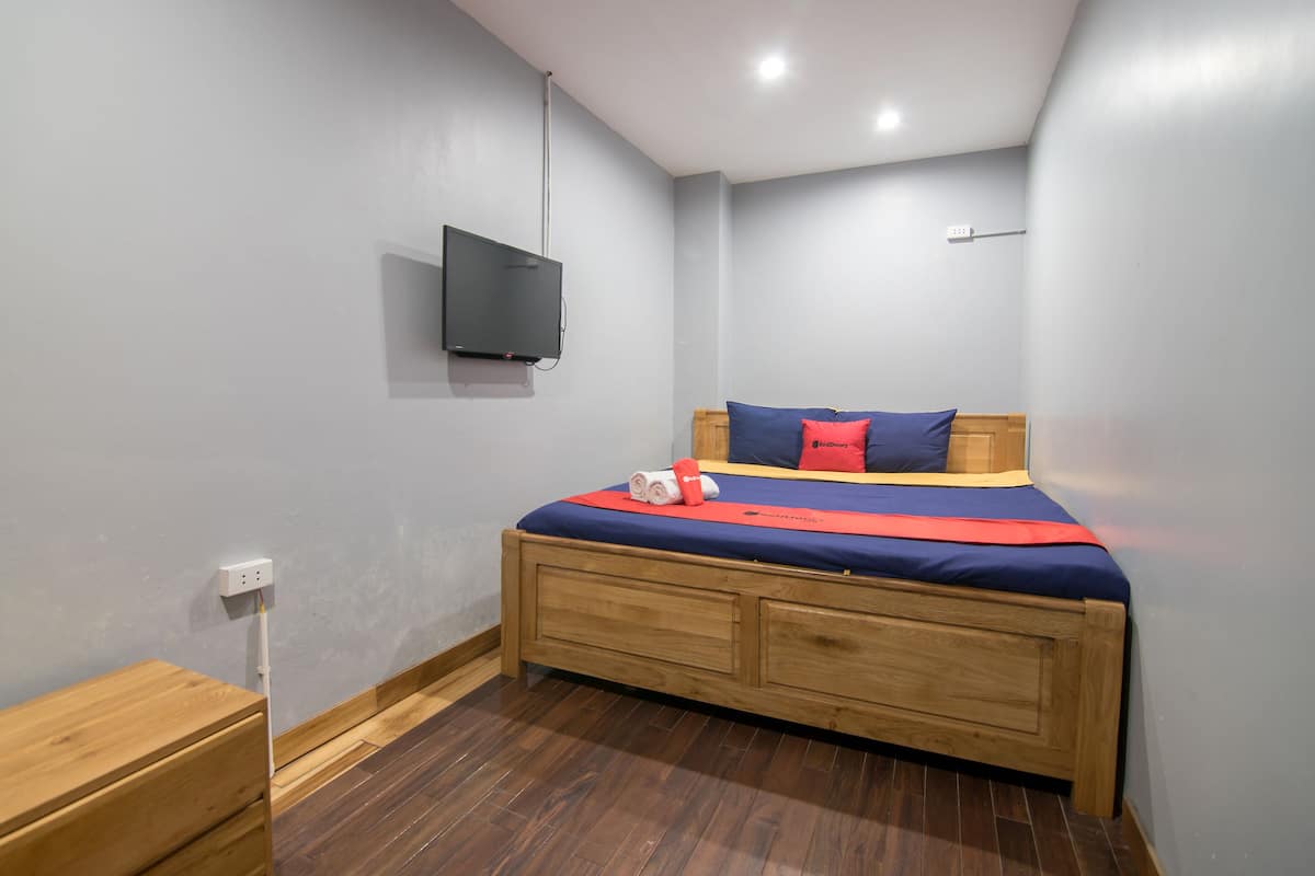 Private Single Room Shared Bathroom | Caja de seguridad en la habitación y wifi gratis