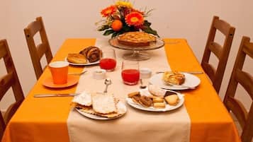 Desayuno de cocina local incluido todos los días