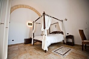 普通開放式套房 | 迷你吧、書桌、免費無線上網、床單