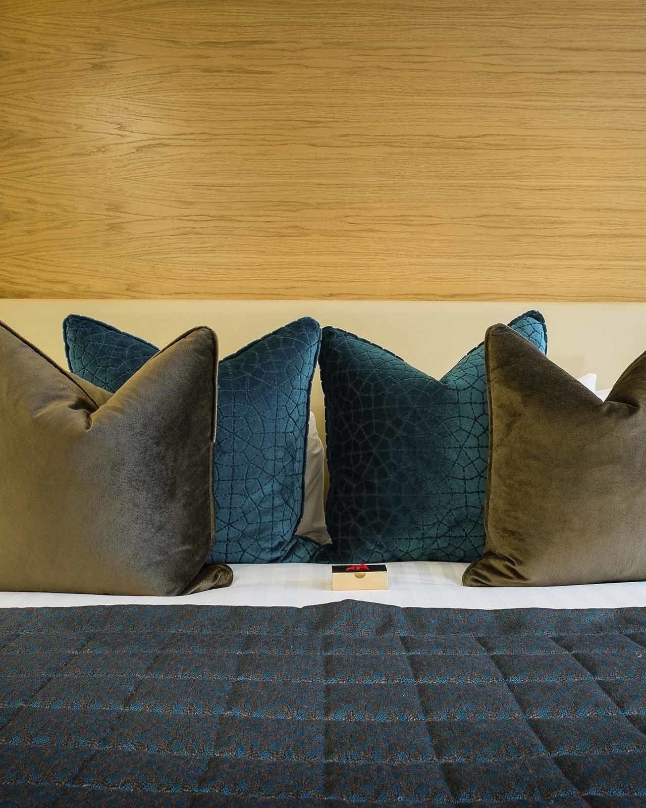 double room | 1 bedroom, individually decorated, desk, bed sheets