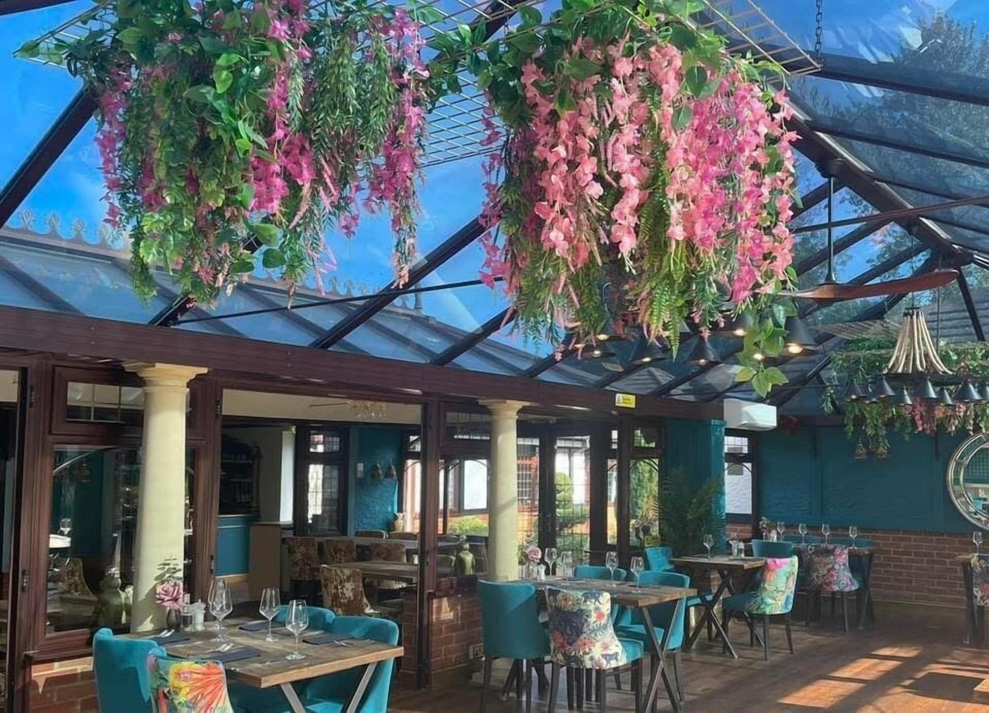 lunch and dinner served, british cuisine